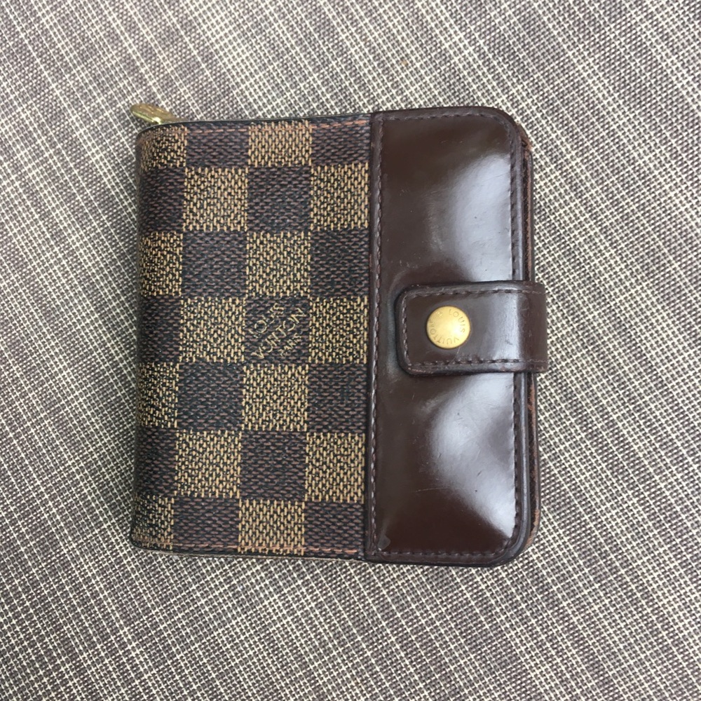 Men’s authentic Louis Vuitton wallet